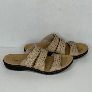 Clarks Collection Laurieann Cove  Beige Slip-On Sandals Sand Leather Boho Sz 6